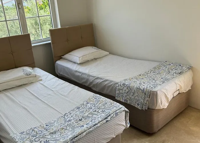 Tuerkan Βίλα Κουσάντασι