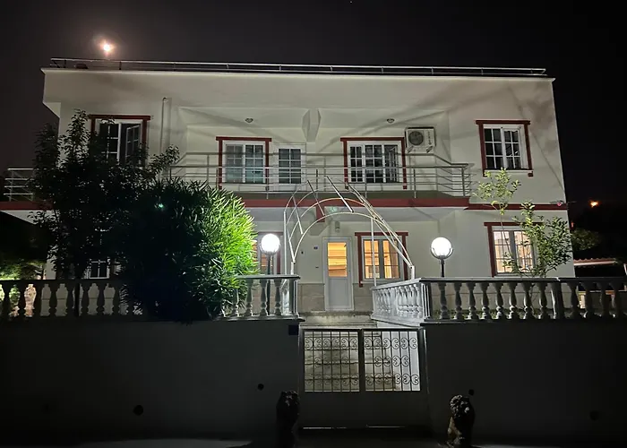 Βίλα Tuerkan Κουσάντασι